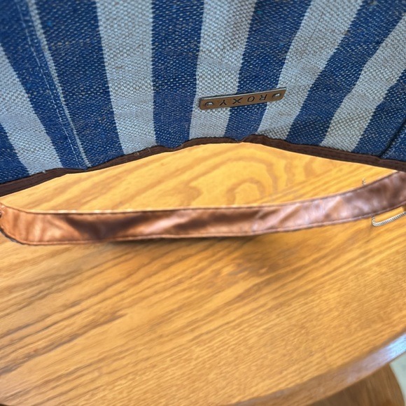 Roxy Purse - Picture 8 of 9